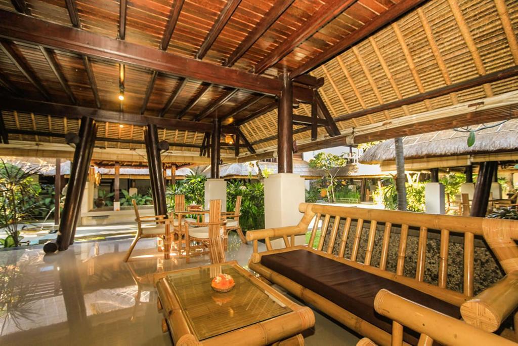 Radiant Jepun Villa Legian Værelse billede