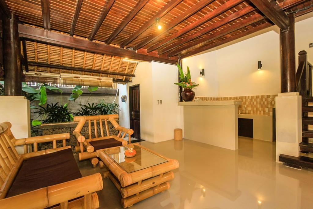 Radiant Jepun Villa Legian Værelse billede