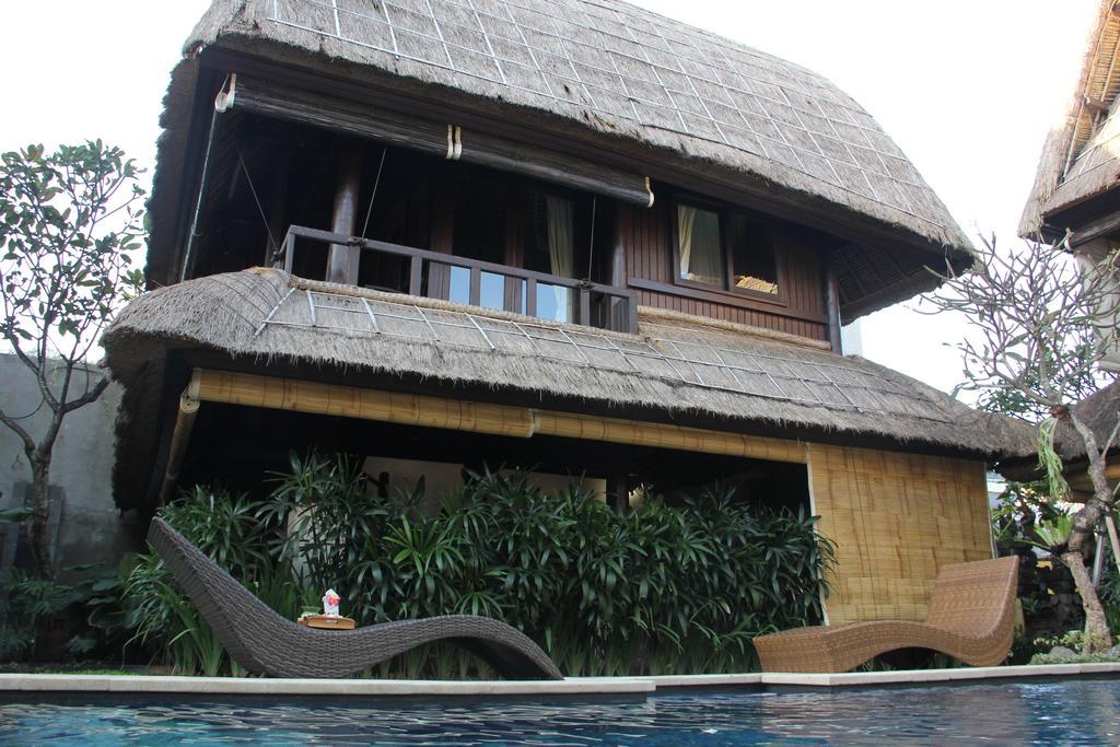 Radiant Jepun Villa Legian Værelse billede